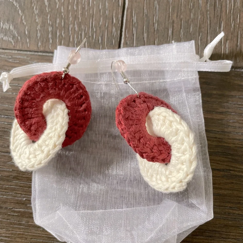 Hand crafted earrings . - Picture 1 of 4